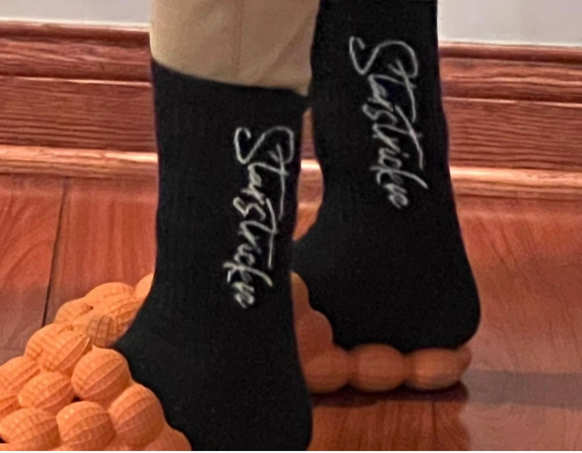 STARSTRICKN LOGO SOCKS